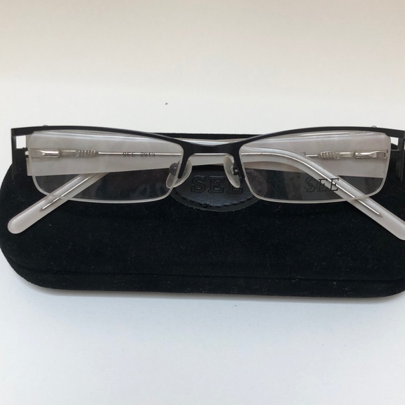 Eyeglasses main image 4